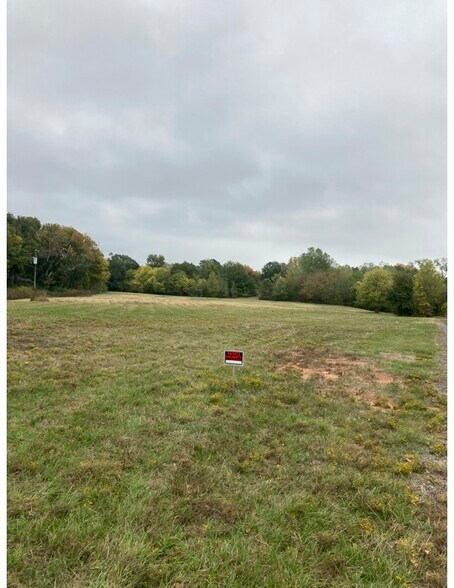 606 Golden Rd, Tyler, TX for sale - Primary Photo - Image 1 of 1