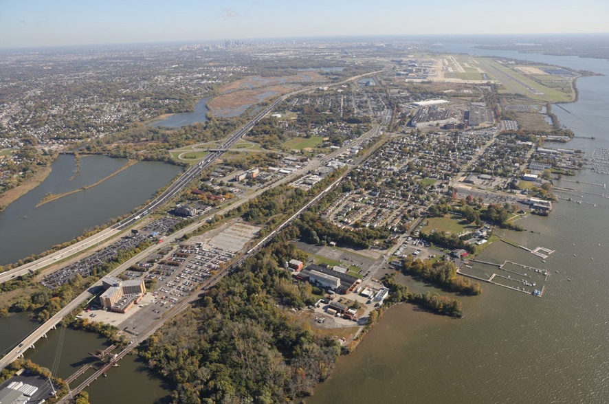 519 W 2nd St, Essington, PA for sale - Building Photo - Image 2 of 4