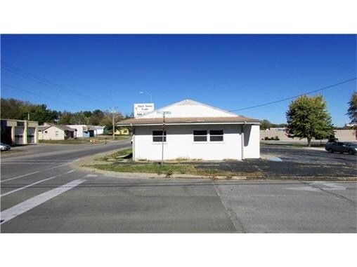 102 E Nichols St, Spring Hill, KS for sale - Primary Photo - Image 1 of 1