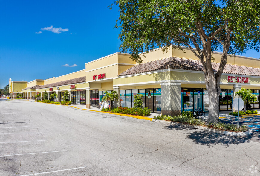 1515-1555 S Highland Ave, Clearwater, FL for lease - Building Photo - Image 2 of 2