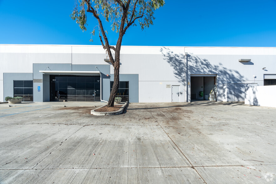 1225 Park Center Dr, Vista, CA for lease - Building Photo - Image 3 of 19