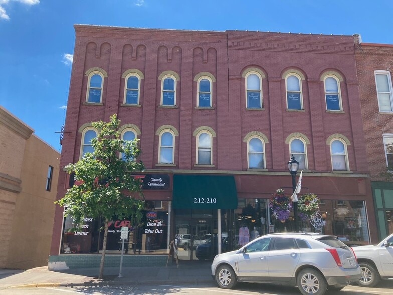 210-212 Bush St, Red Wing, MN for sale - Building Photo - Image 2 of 3