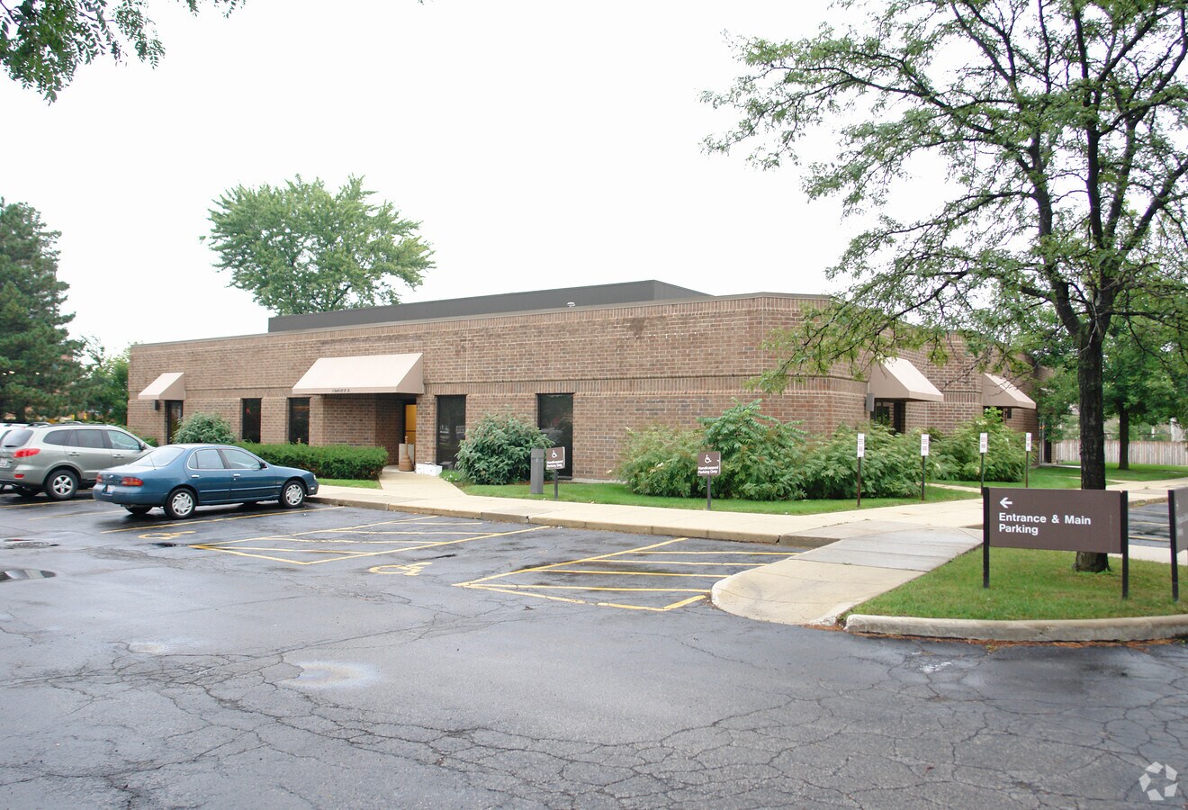 2S631 Route 59, Warrenville, IL 60555