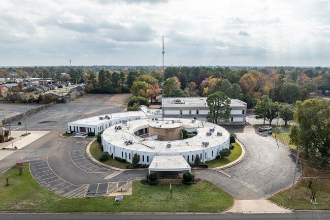 More details for Premiere Corp. Campus | Bowie County, TX – Office for Auction, Texarkana, TX