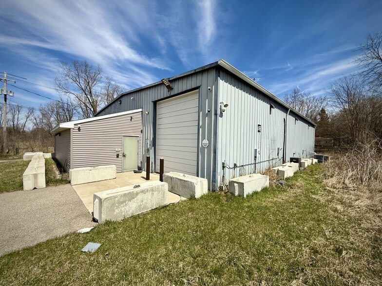 720 Terminal Rd, Lansing, MI for sale - Building Photo - Image 3 of 14