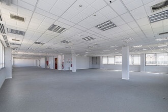 Retail in Madrid, Madrid for lease Interior Photo- Image 2 of 9