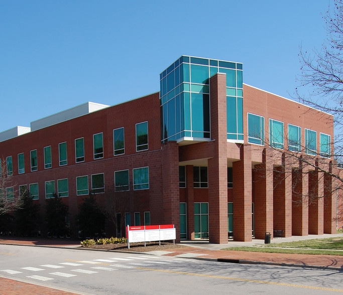 1017 Main Campus Dr, Raleigh, NC for lease - Building Photo - Image 3 of 7
