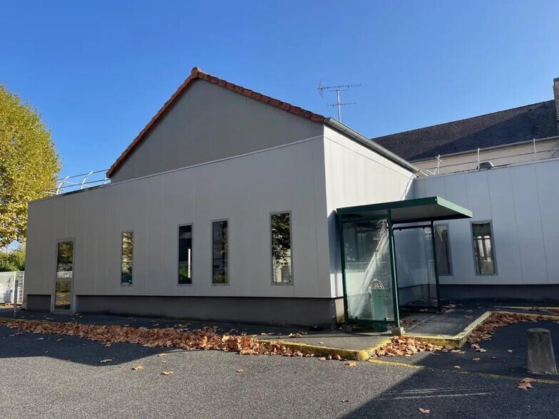 Flex in Montmorency for lease - Building Photo - Image 3 of 17