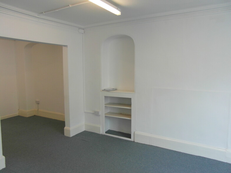 6 Fore St, Looe for lease - Interior Photo - Image 2 of 2