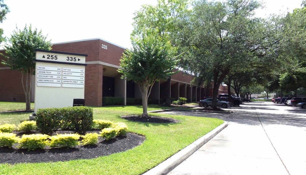 335 Pennbright Dr, Houston, TX for lease - Building Photo - Image 1 of 6