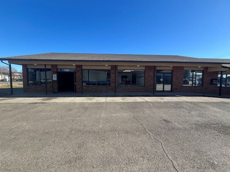 235 SW Oak St, Hillsboro, OR for lease - Building Photo - Image 2 of 15