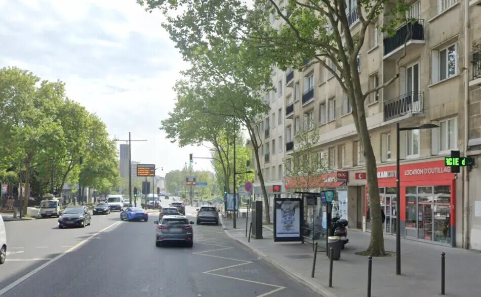 Retail in Boulogne-Billancourt for lease - Building Photo - Image 1 of 2