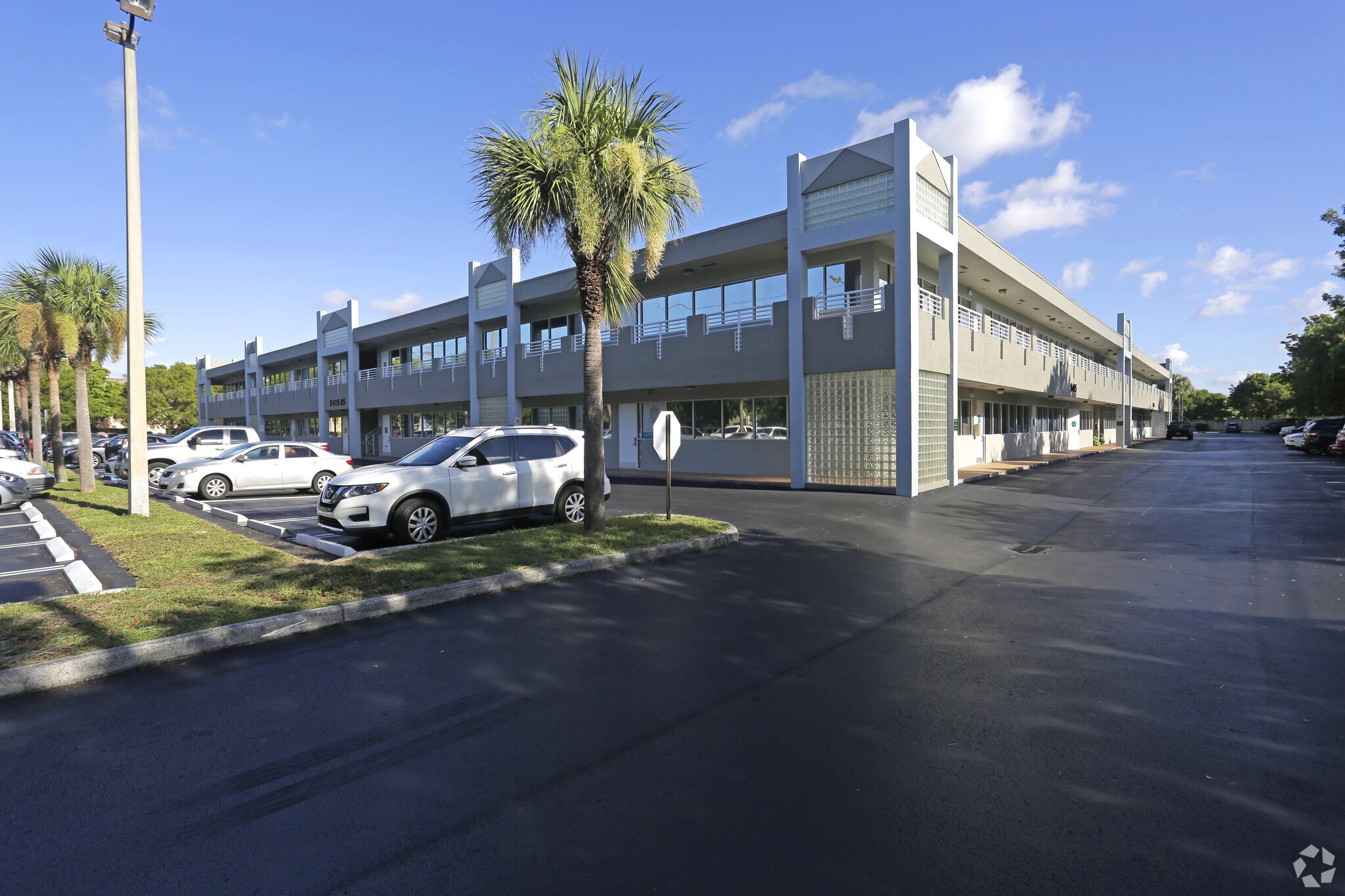 9415 Sunset Dr, Miami, FL for sale Primary Photo- Image 1 of 1