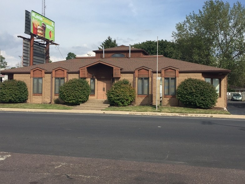 3310 N Prospect Rd, Peoria, IL 61603