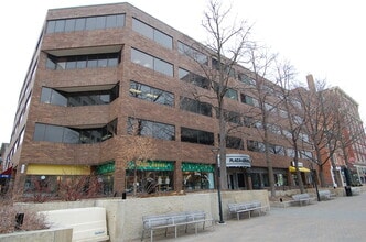 125 S Dubuque St, Iowa City, IA for lease Building Photo- Image 1 of 34