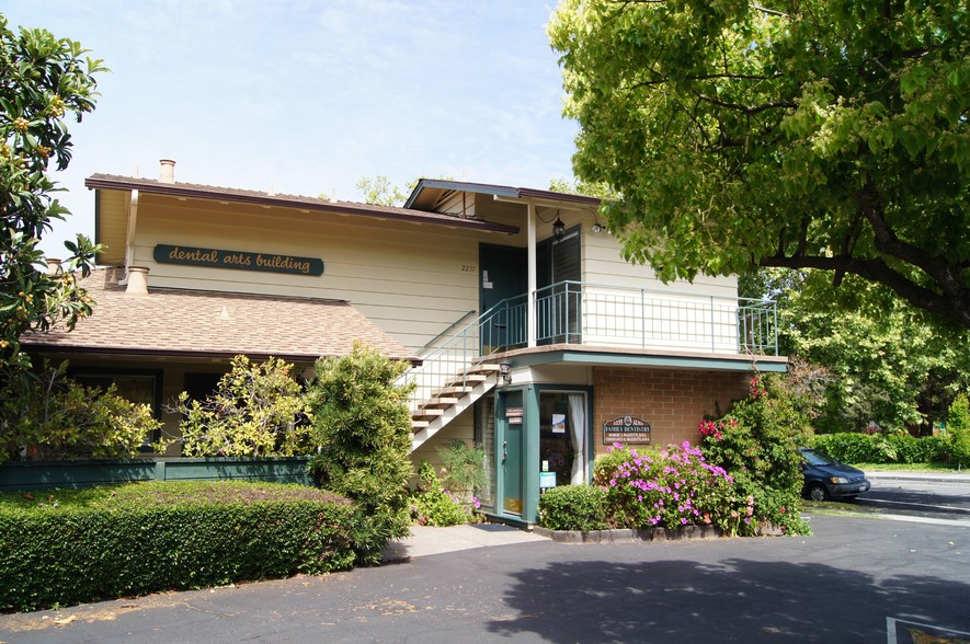 2233-2237 Alma St, Palo Alto, CA for lease - Primary Photo - Image 1 of 7