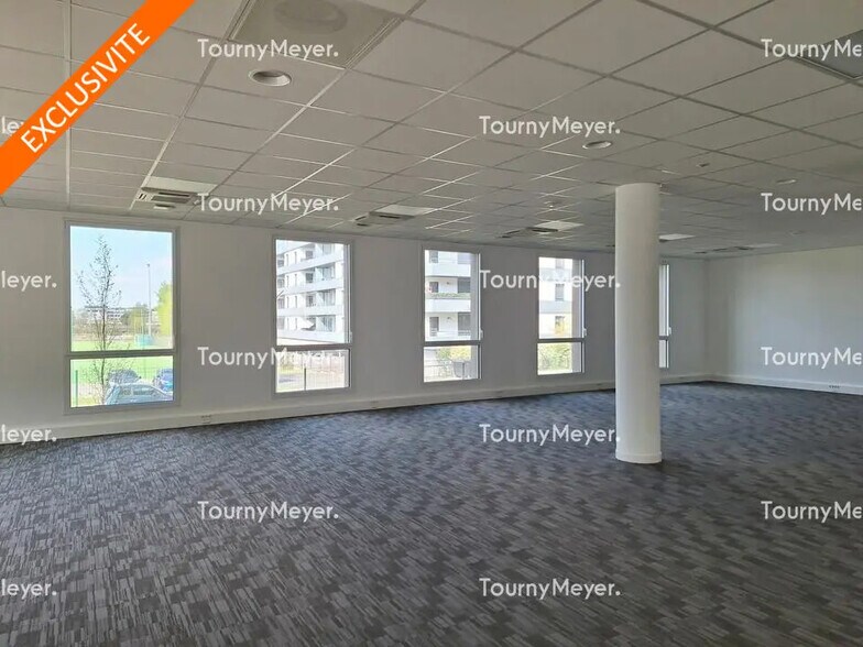 Office in Bruges for lease - Building Photo - Image 3 of 7