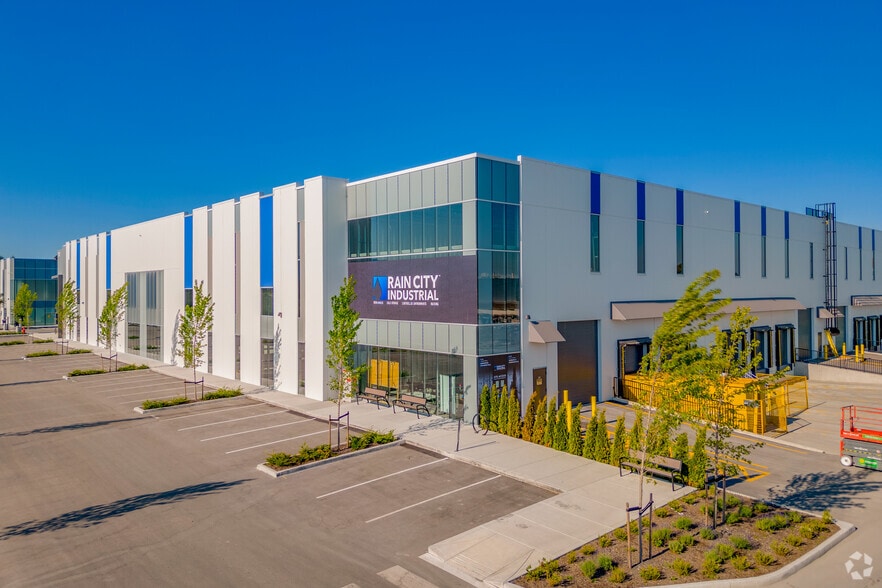 19265 Airport Way, Pitt Meadows, BC for lease - Building Photo - Image 1 of 4