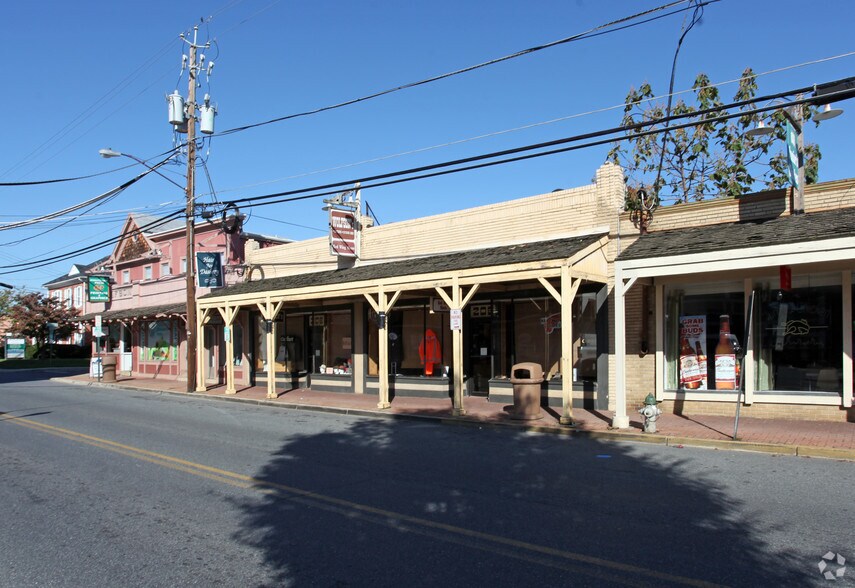 206-208 E Diamond Ave, Gaithersburg, MD for sale - Primary Photo - Image 1 of 2