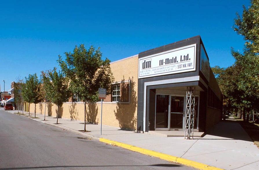 5707 N Northwest Hwy, Chicago, IL for sale - Building Photo - Image 3 of 16