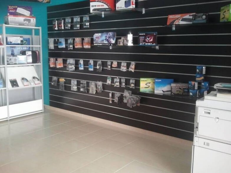 Retail in El Ejido, Almería for sale - Building Photo - Image 1 of 8