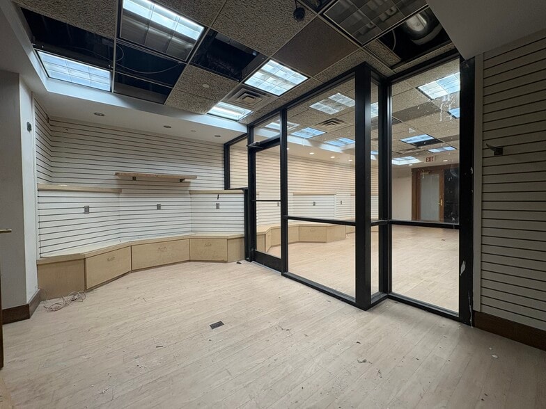 401 W High St, Lexington, KY for lease - Building Photo - Image 3 of 6