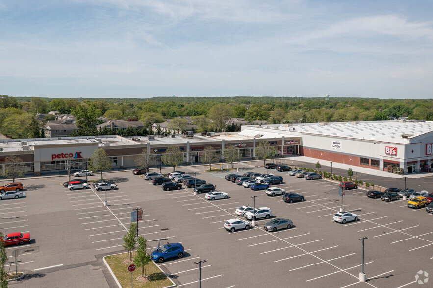 6500-6566 Jericho Turnpike, Commack, NY for lease - Building Photo - Image 2 of 17