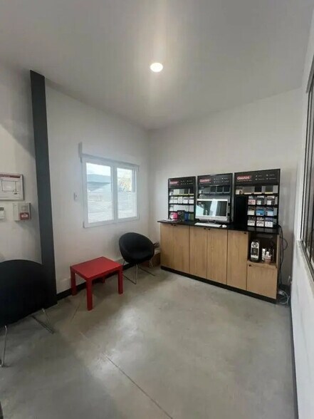 Flex in Toulouse for lease - Interior Photo - Image 3 of 5