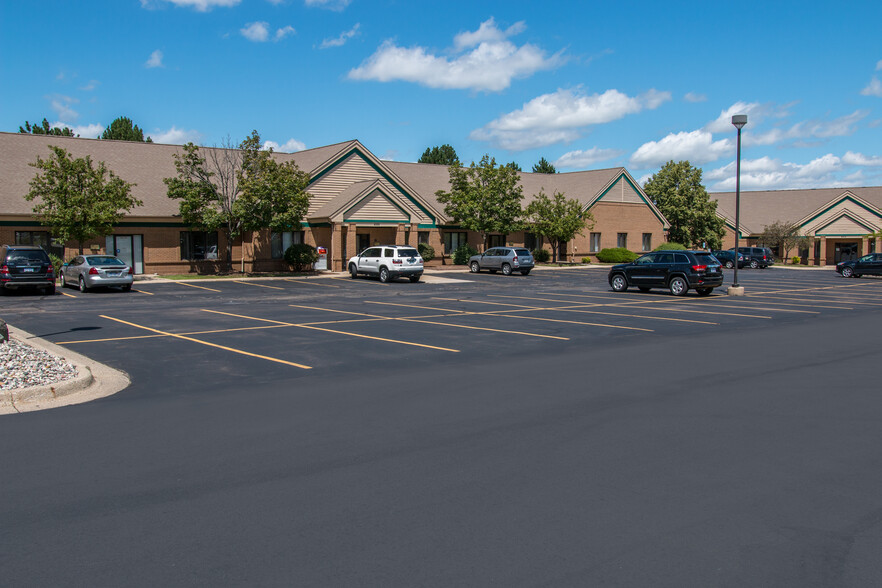 6500 Centurion Dr, Lansing, MI for lease - Building Photo - Image 1 of 1