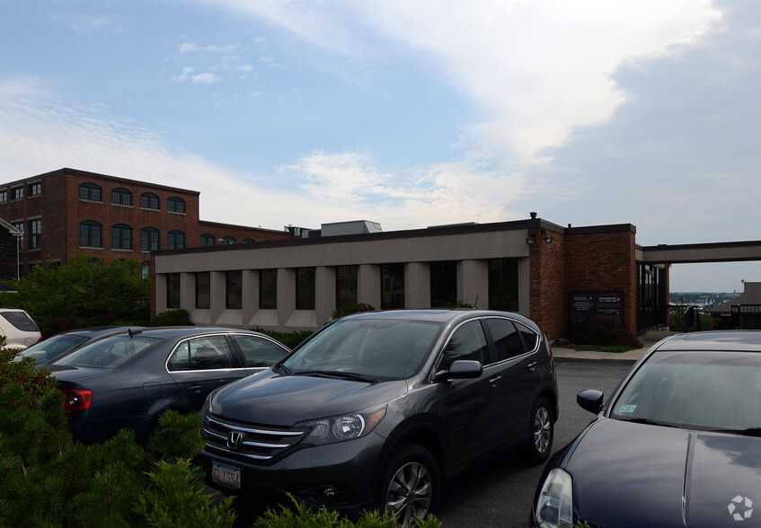 1155 Purchase St, New Bedford, MA for lease - Building Photo - Image 3 of 5