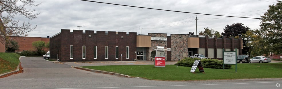 900 Hopkins St, Whitby, ON for sale - Primary Photo - Image 1 of 1