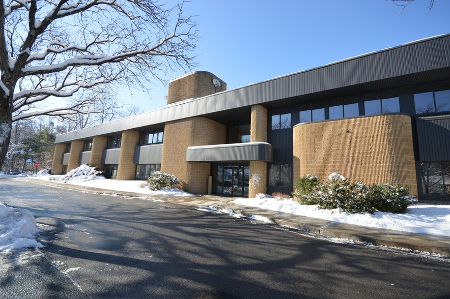 2678 South Rd, Poughkeepsie, NY for lease - Building Photo - Image 2 of 8