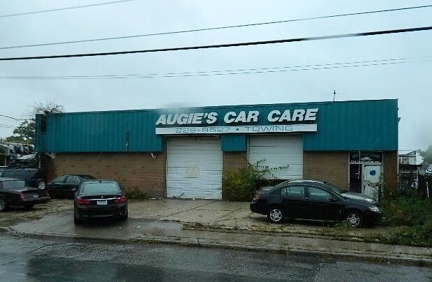 538 W Hoffman Ave, Lindenhurst, NY for sale - Primary Photo - Image 1 of 1