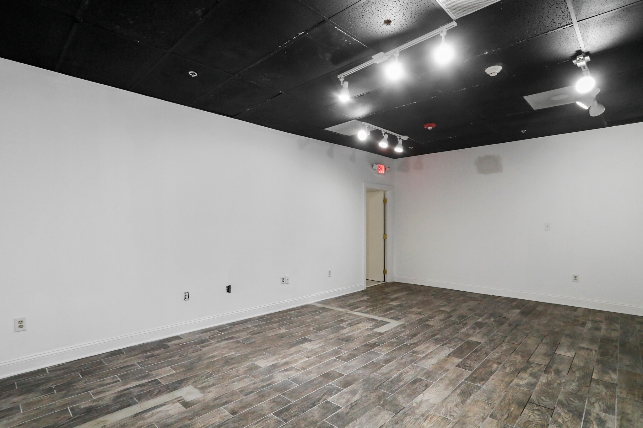 20 W Washington St, Hagerstown, MD for lease Building Photo- Image 1 of 6