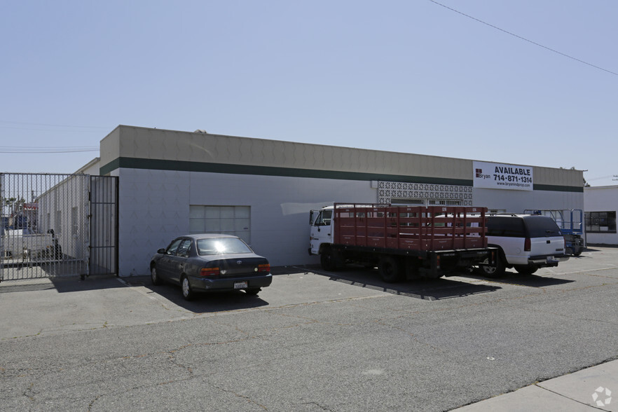 7582-7592 Park Ave, Garden Grove, CA for lease - Building Photo - Image 3 of 7