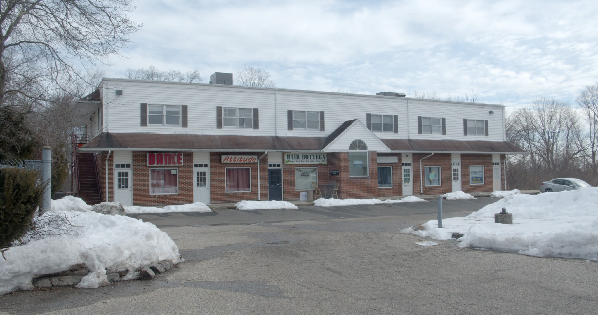 696 Amity Rd, Bethany, CT for lease Building Photo- Image 1 of 11