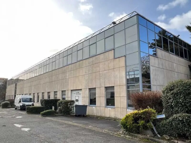 Flex in Chilly-Mazarin for sale Building Photo- Image 1 of 8