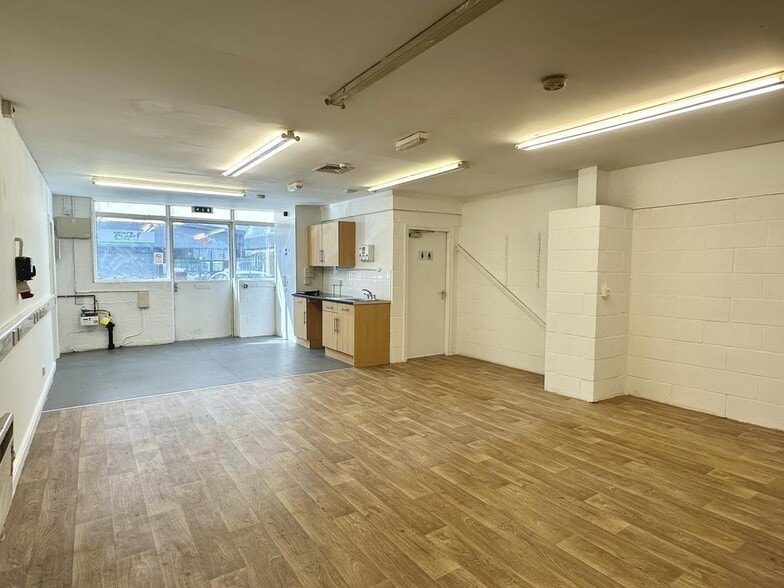 Babbage Rd, Stevenage for lease - Building Photo - Image 3 of 8