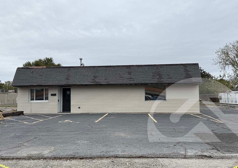 809 S Main St, Bowling Green, OH for lease - Building Photo - Image 1 of 3