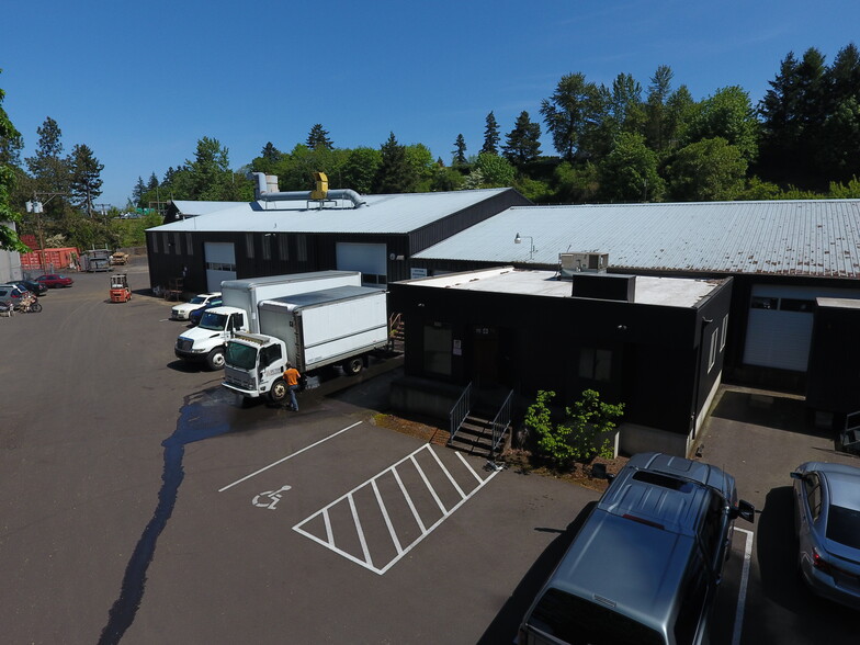 13663 Holcomb Blvd, Oregon City, OR for sale - Building Photo - Image 1 of 8