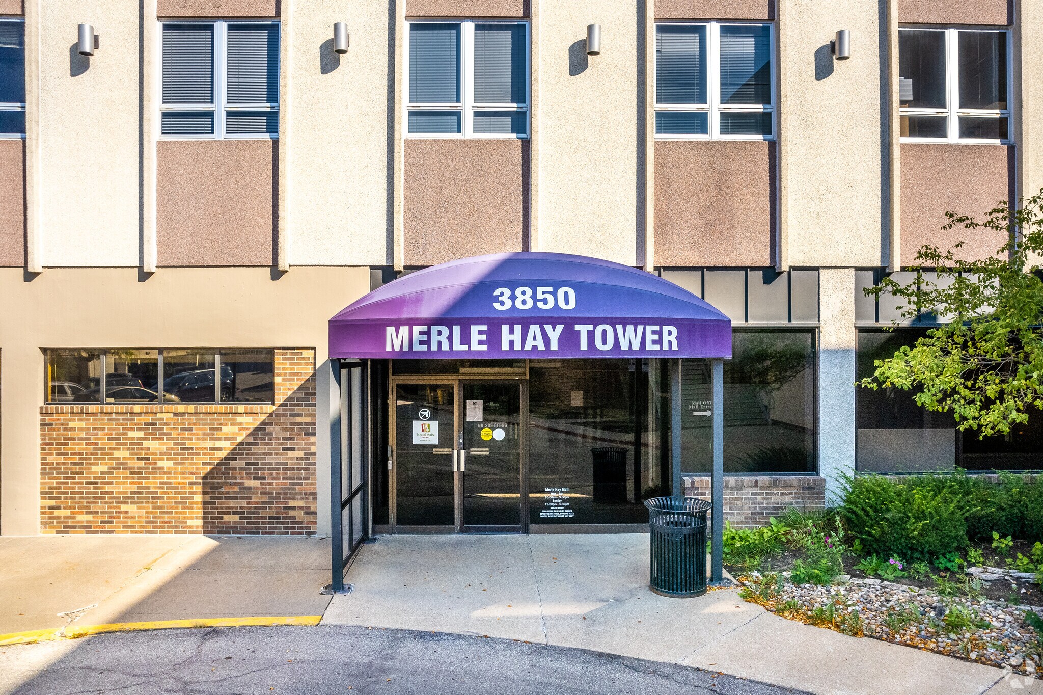 3850 Merle Hay Rd, Des Moines, IA 50310 Merle Hay Tower