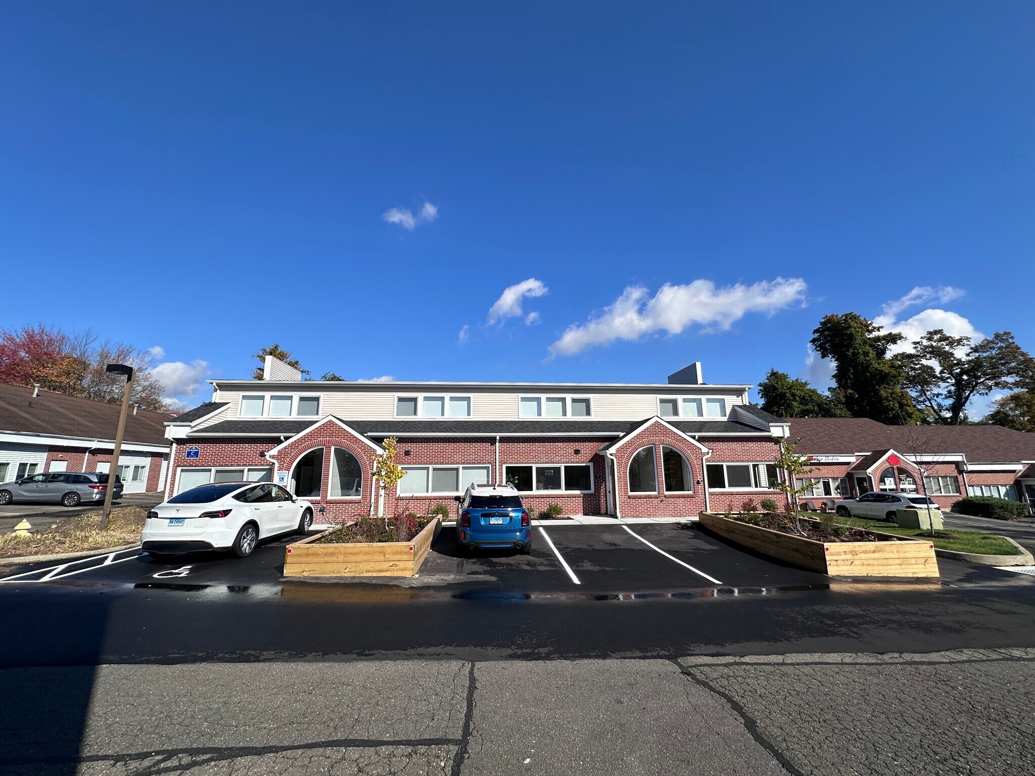 4 Oxford Rd, Milford, CT for lease Building Photo- Image 1 of 11
