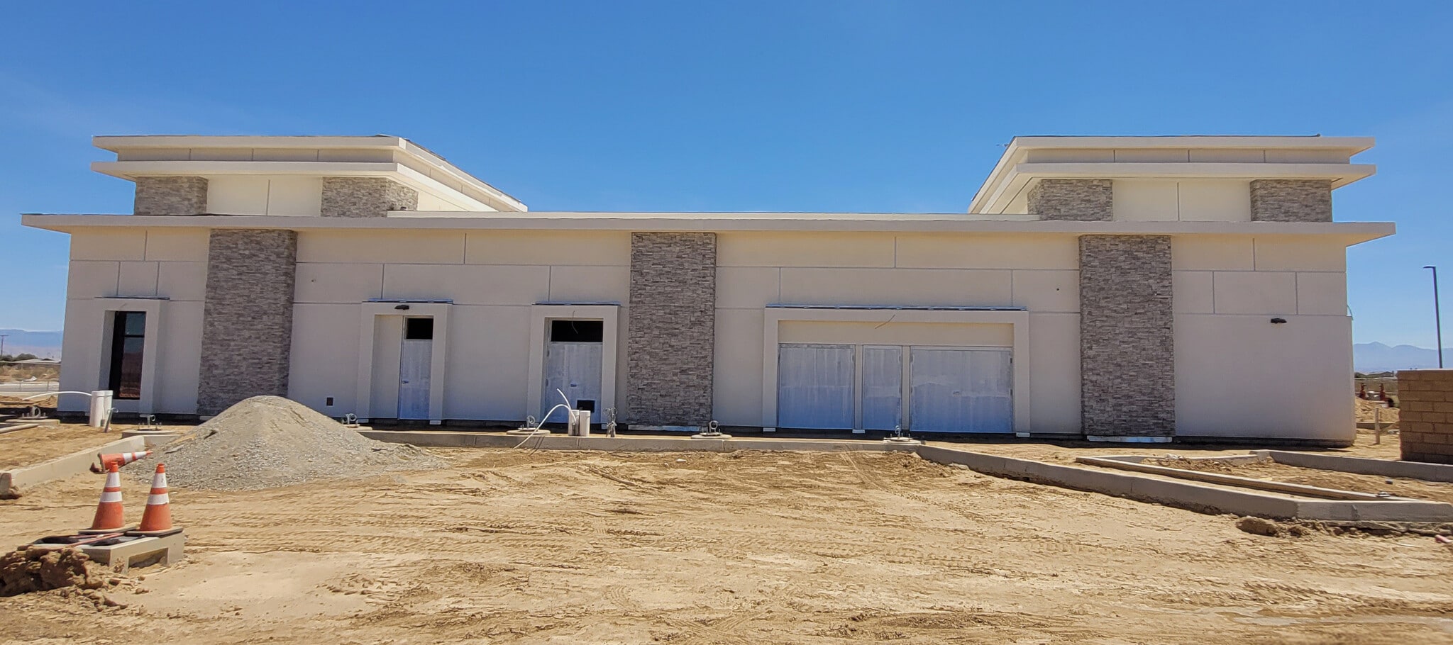 Mojave Dr, Adelanto, CA for lease Construction Photo- Image 1 of 2