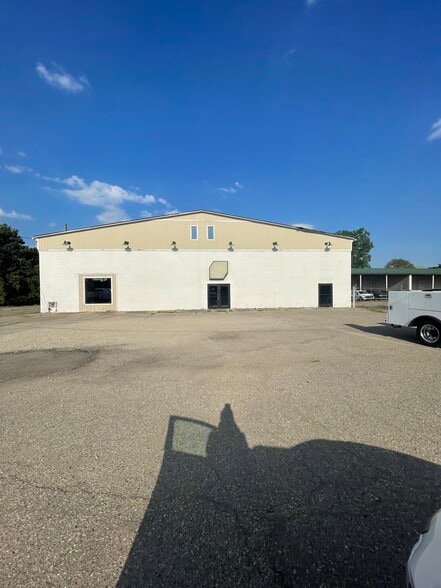 639 S Mill St, Plymouth, MI for sale - Building Photo - Image 2 of 3
