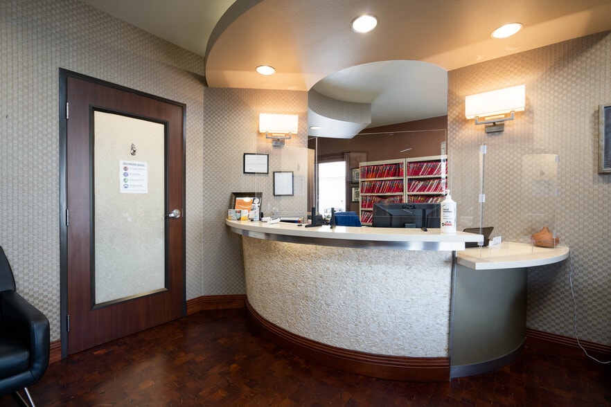 4407 Menchaca Rd, Austin, TX for lease - Building Photo - Image 2 of 9