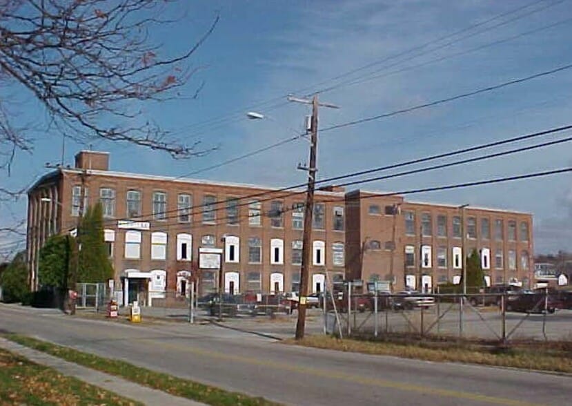 82 Mechanic St, Pawcatuck, CT for sale - Primary Photo - Image 1 of 4