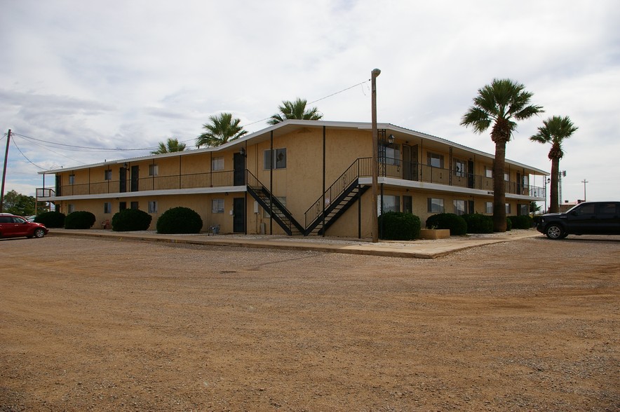 110 N Ford St, Pearce, AZ for sale - Primary Photo - Image 1 of 1