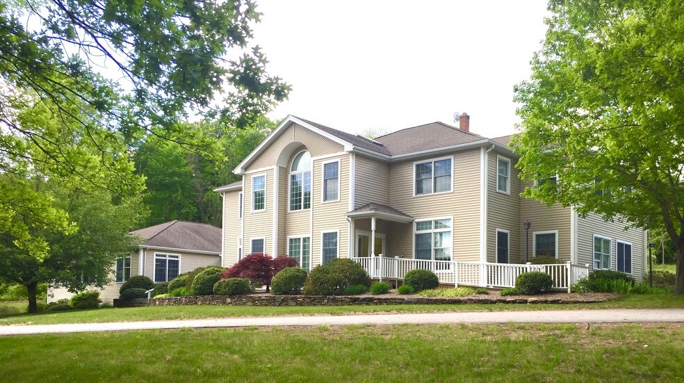 7 Island Dock Rd, Haddam, CT for sale - Primary Photo - Image 1 of 1