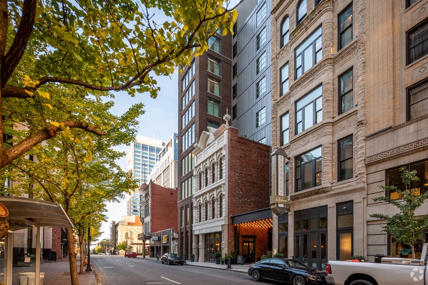 210 4th Ave N, Nashville, TN for lease - Building Photo - Image 2 of 4