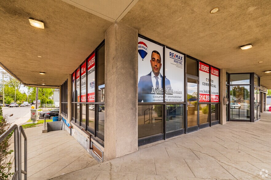 400 Boul Curé-Labelle, Laval, QC for sale - Building Photo - Image 2 of 7